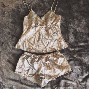 Adorable 2-Piece Jolinesse Pajama Set